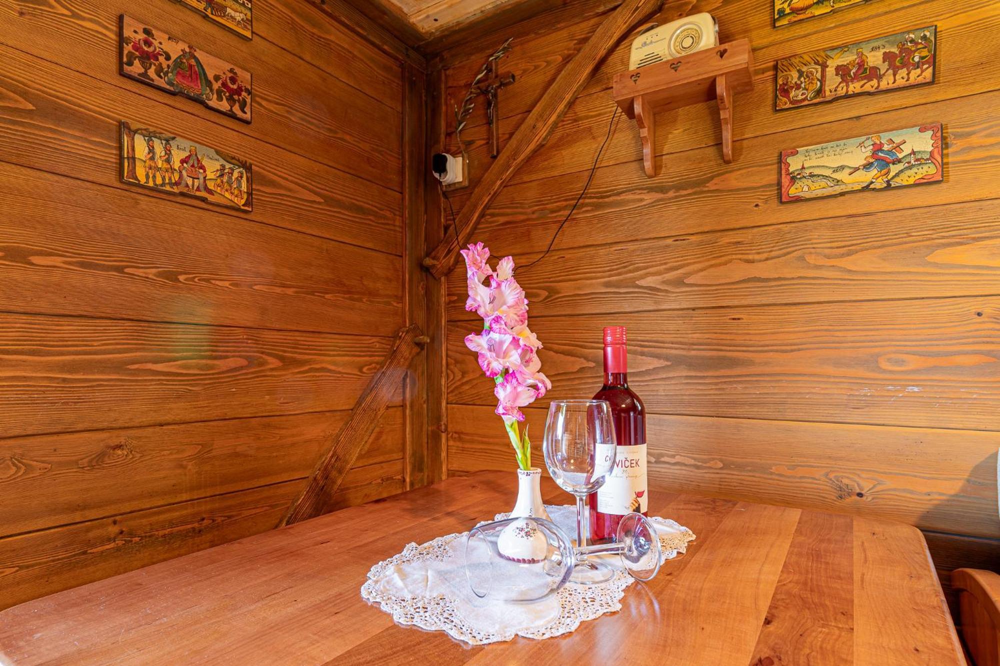 Vineyard Cottage Skatlar Оточец Экстерьер фото
